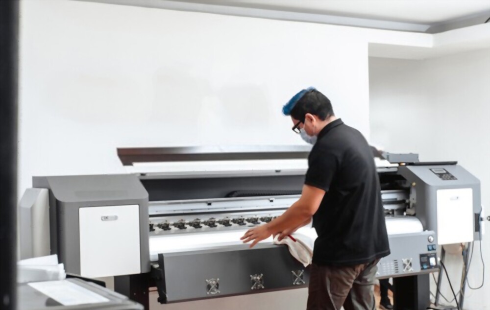 Discover the Benefits of Using Large Format Printers 